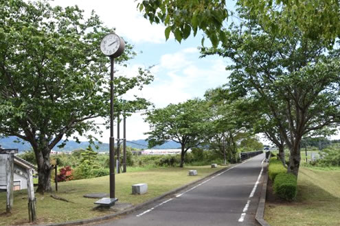 旧国鉄廃線跡「志布志線ウエルネスロード」