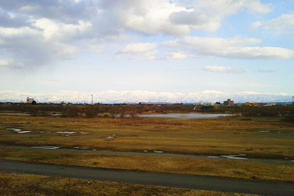 直線でフラット・庄川河川敷サイクリングロードコース