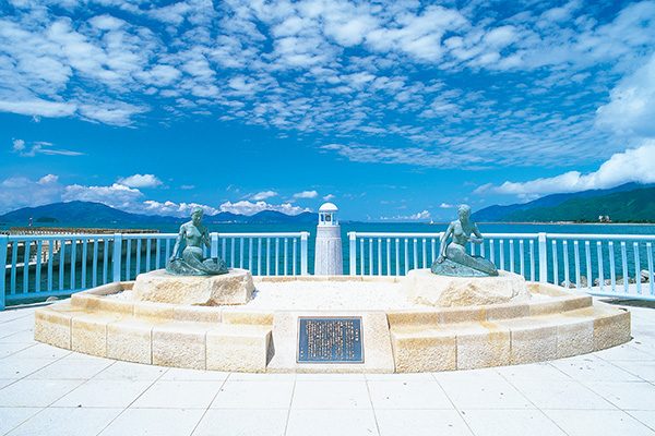 小浜湾を望みながらアップダウンを味わうコース