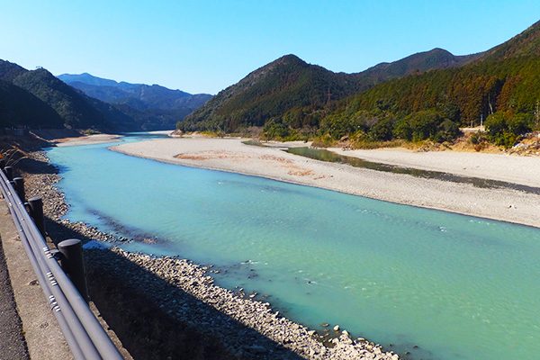 高田雲取温泉から「世界遺産・熊野川」コース
