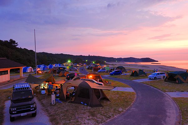 白砂を走る石見海浜公園サンセットビーチラン