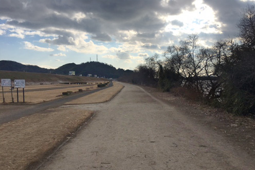 インターバルに最適！高梁川河川敷コース