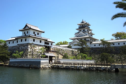 日本三大水城のひとつ「今治城」外周コース